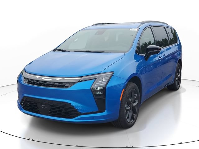 New 2027 Chrysler Pacifica Limited w/ Family Tech Group AWD/4WD image 2