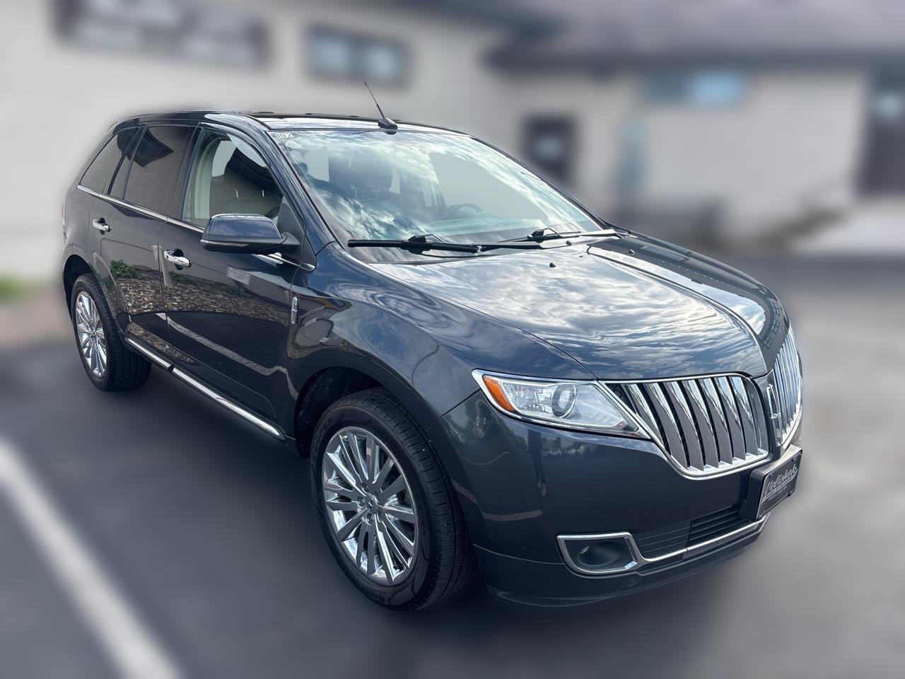 Used 2013 Lincoln MKX AWD image 1