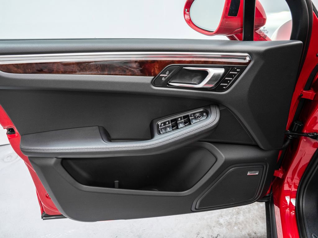 Used 2026 Porsche Macan image 22