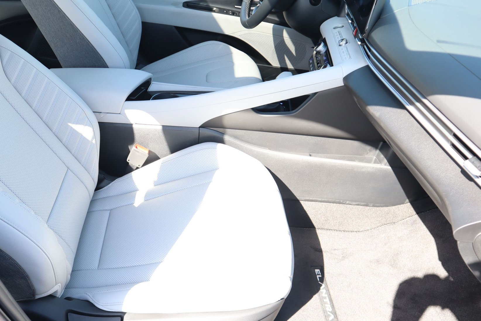 New 2026 Hyundai Elantra Limited FWD image 20