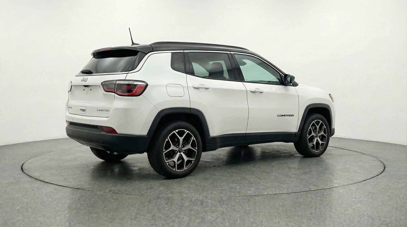 Used 2025 Jeep Compass Limited image 9