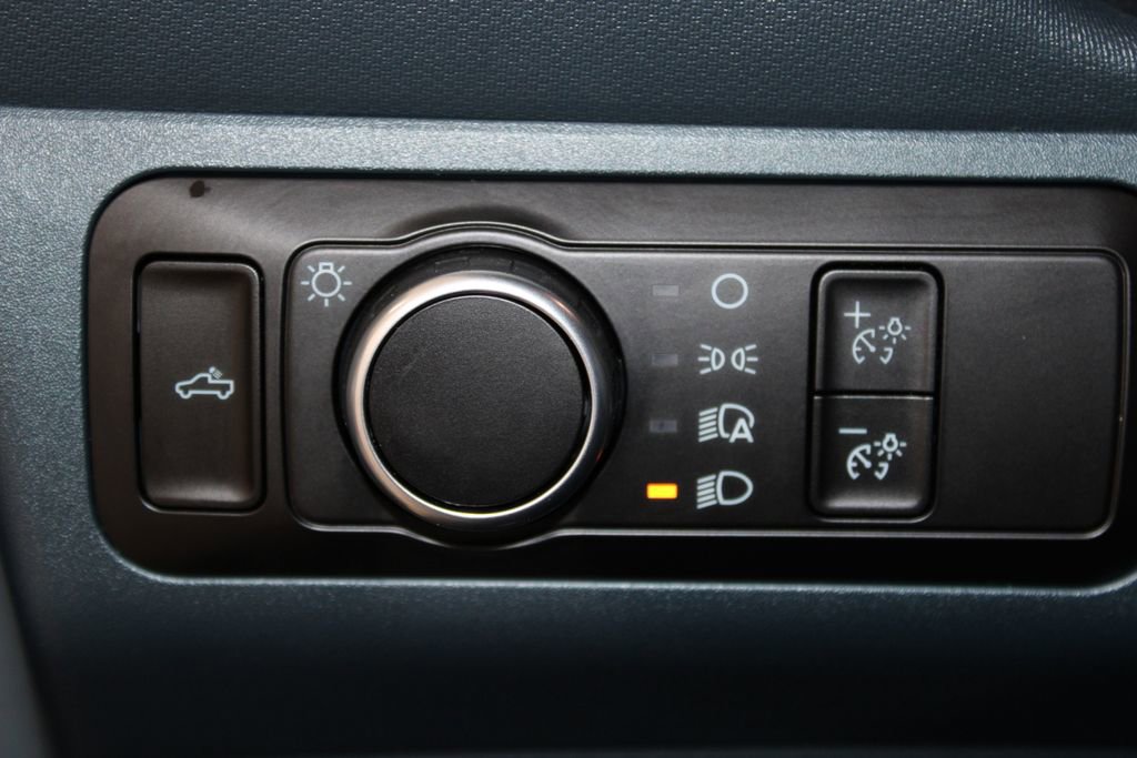 Used 2025 Ford Maverick XLT w/ XLT Luxury Package image 48