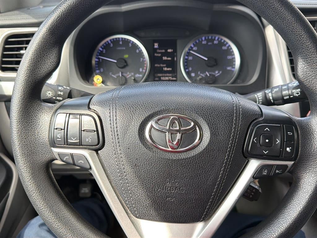Used 2018 Toyota Highlander LE w/ Protection Package #3 AWD/4WD image 10