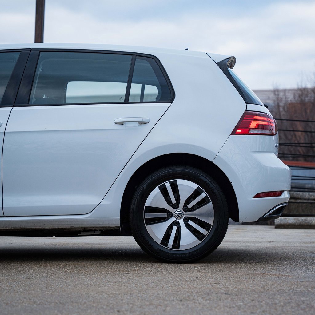 Used 2019 Volkswagen e-Golf SE w/ Driver Assistance Package image 4