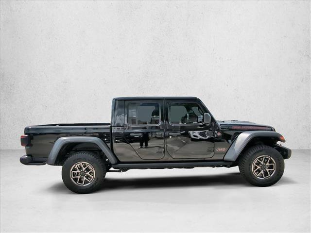 Used 2025 Jeep Gladiator Rubicon w/ Convenience Group AWD/4WD image 4