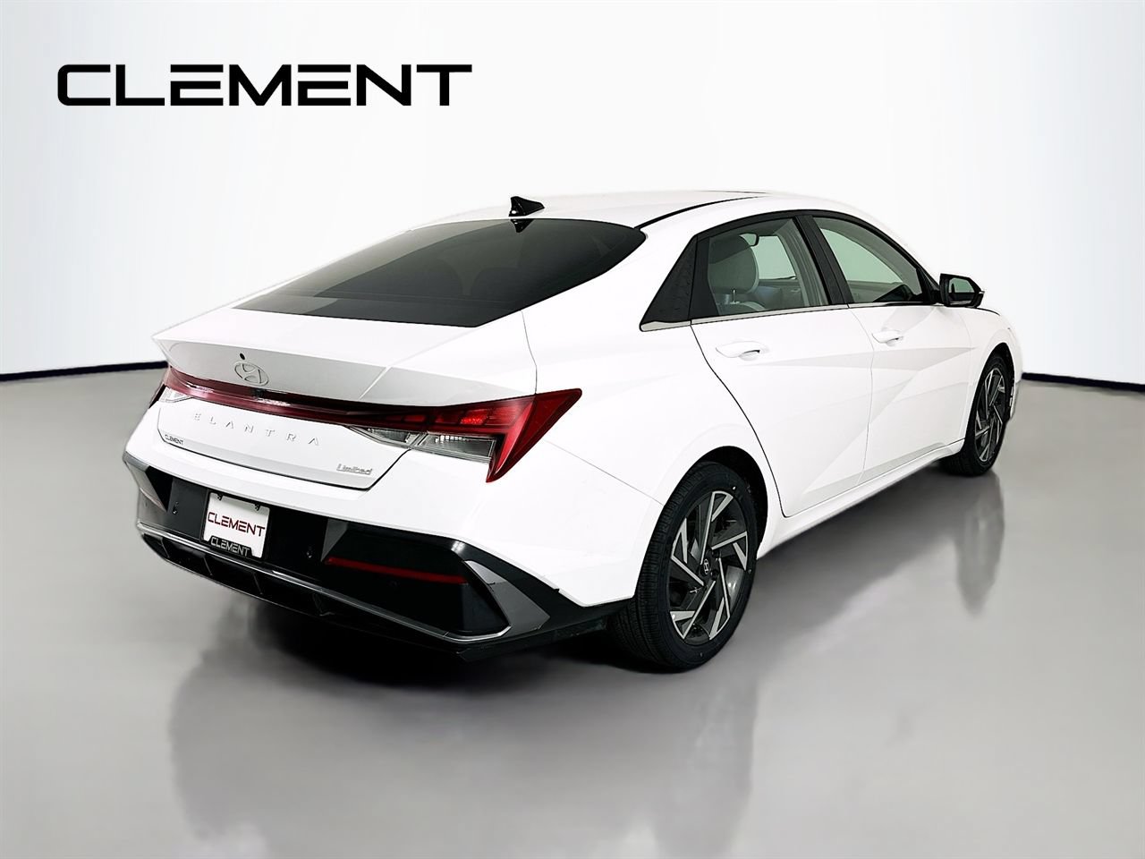 Used 2024 Hyundai Elantra Limited FWD image 7