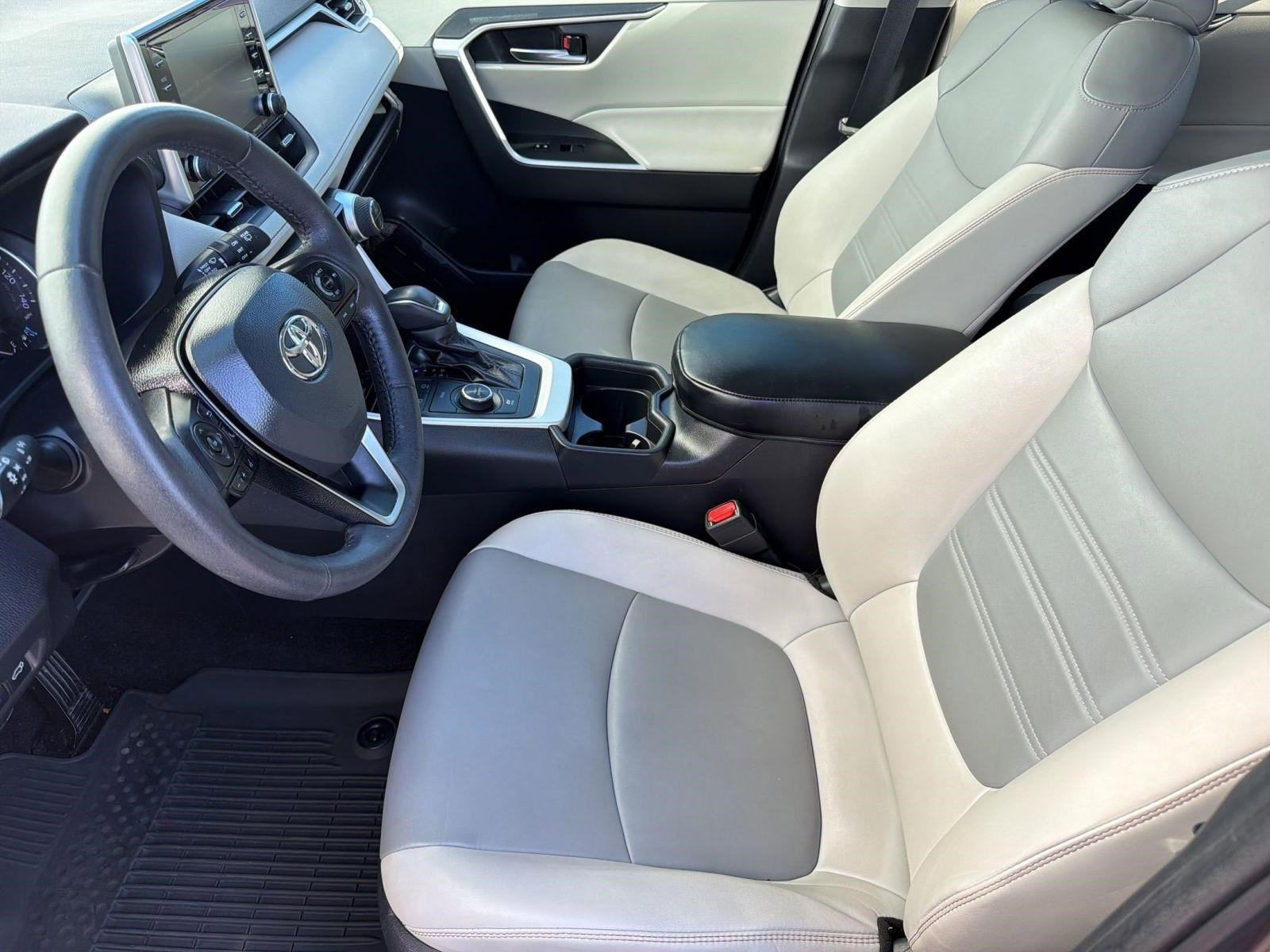 Used 2021 Toyota RAV4 XLE Premium AWD/4WD image 5