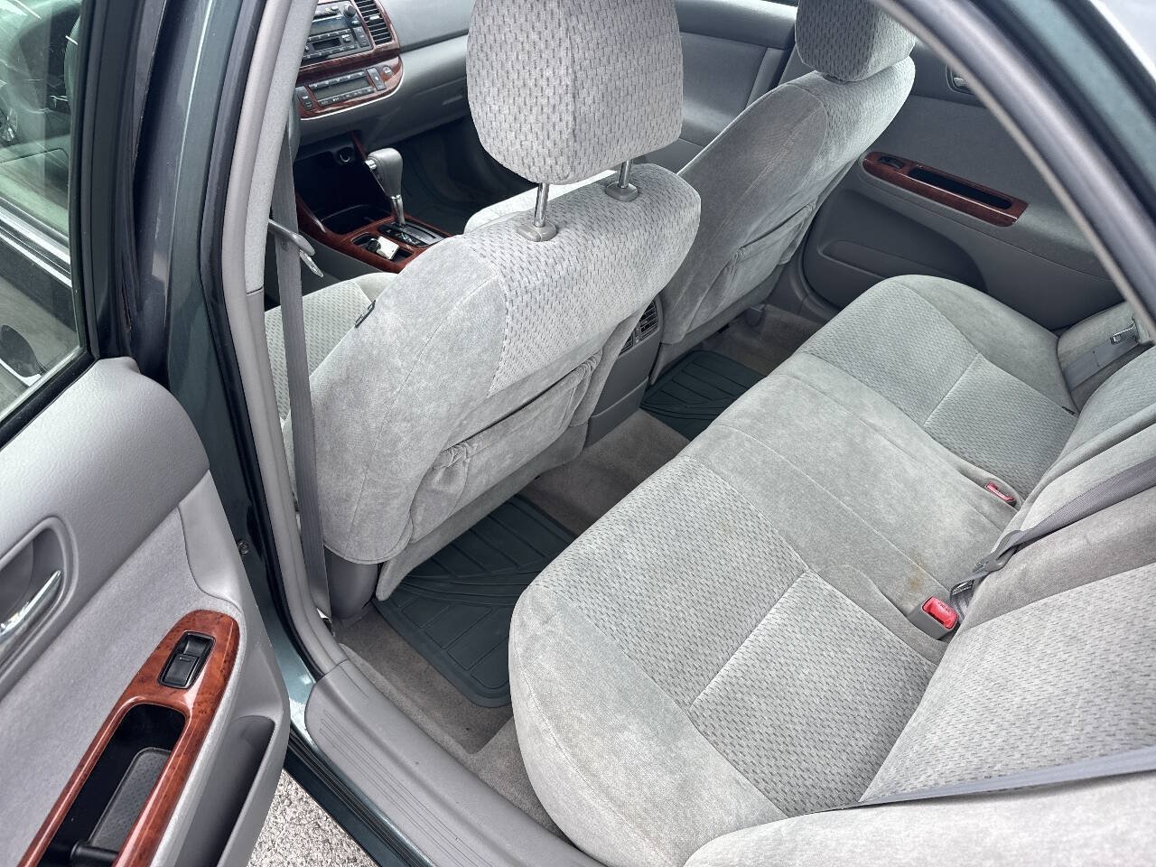 Used 2004 Toyota Camry FWD image 11