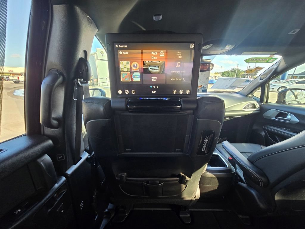 Used 2019 Chrysler Pacifica Touring-L Plus w/ Advanced Safetytec Group FWD image 43