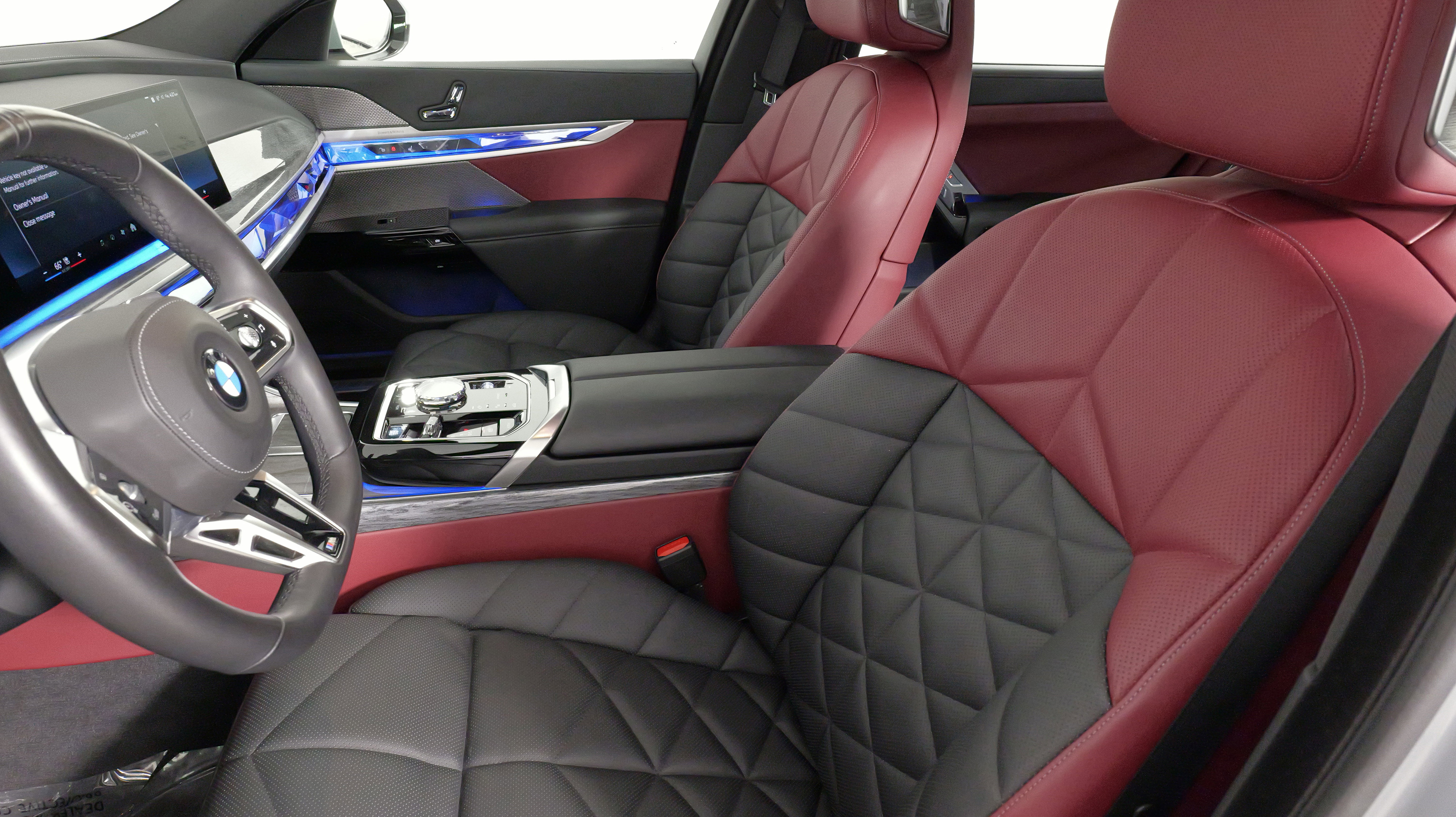 Used 2024 BMW 740i xDrive image 31