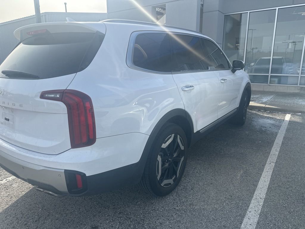 Used 2023 Kia Telluride S image 4