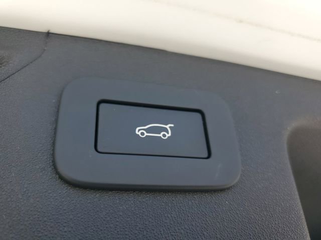 Certified 2025 Land Rover Discovery Sport Dynamic SE image 12