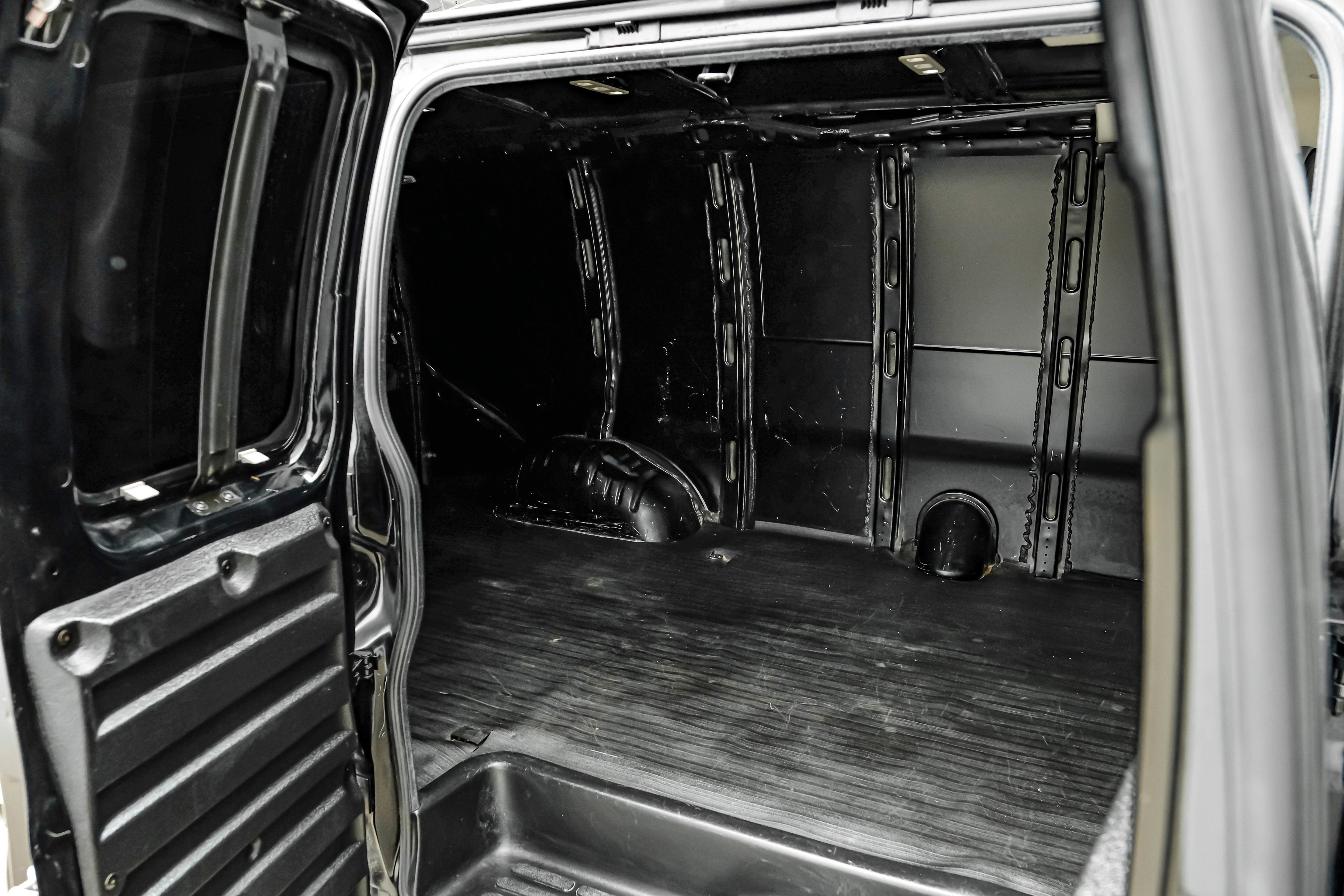 Used 2019 Chevrolet Express 2500 w/ Driver Convenience Package image 20