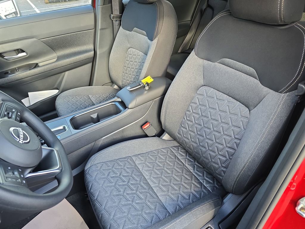 New 2026 Nissan Kicks SV w/ SV Premium Package FWD image 18