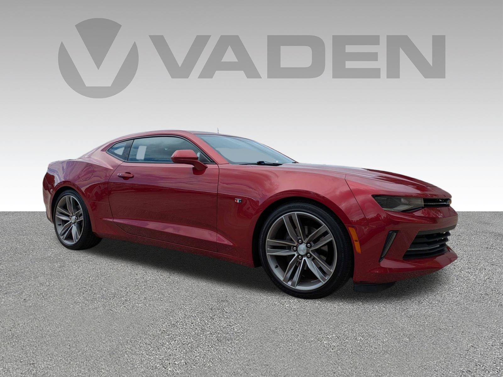 Used 2018 Chevrolet Camaro LT RWD image 3