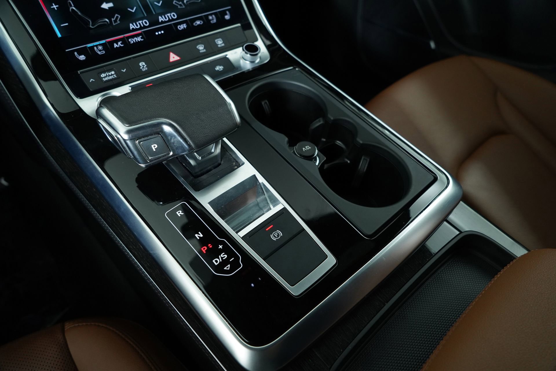 Used 2023 Audi Q8 Premium Plus image 42