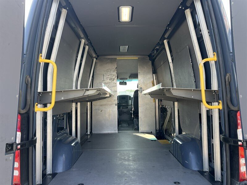 Used 2018 Mercedes-Benz Sprinter 2500 image 8