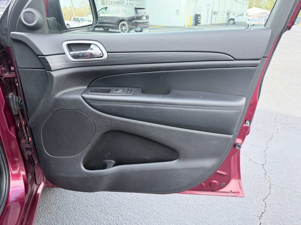 Used 2021 Jeep Grand Cherokee Laredo X image 28