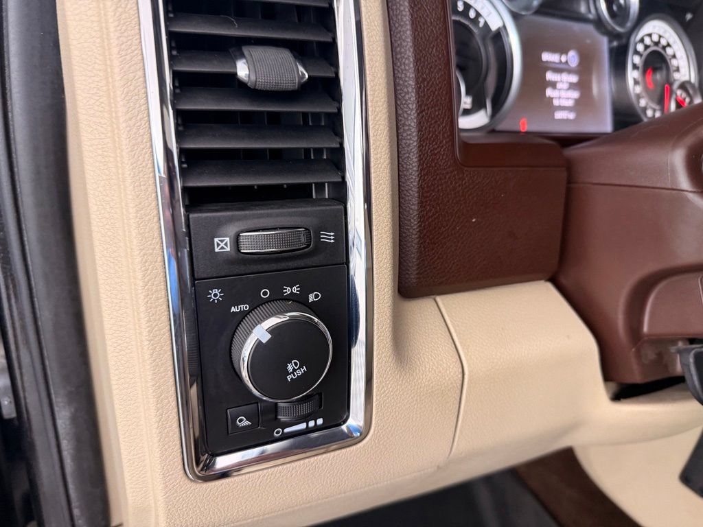 Used 2015 RAM 1500 Laramie w/ Convenience Group AWD/4WD image 26