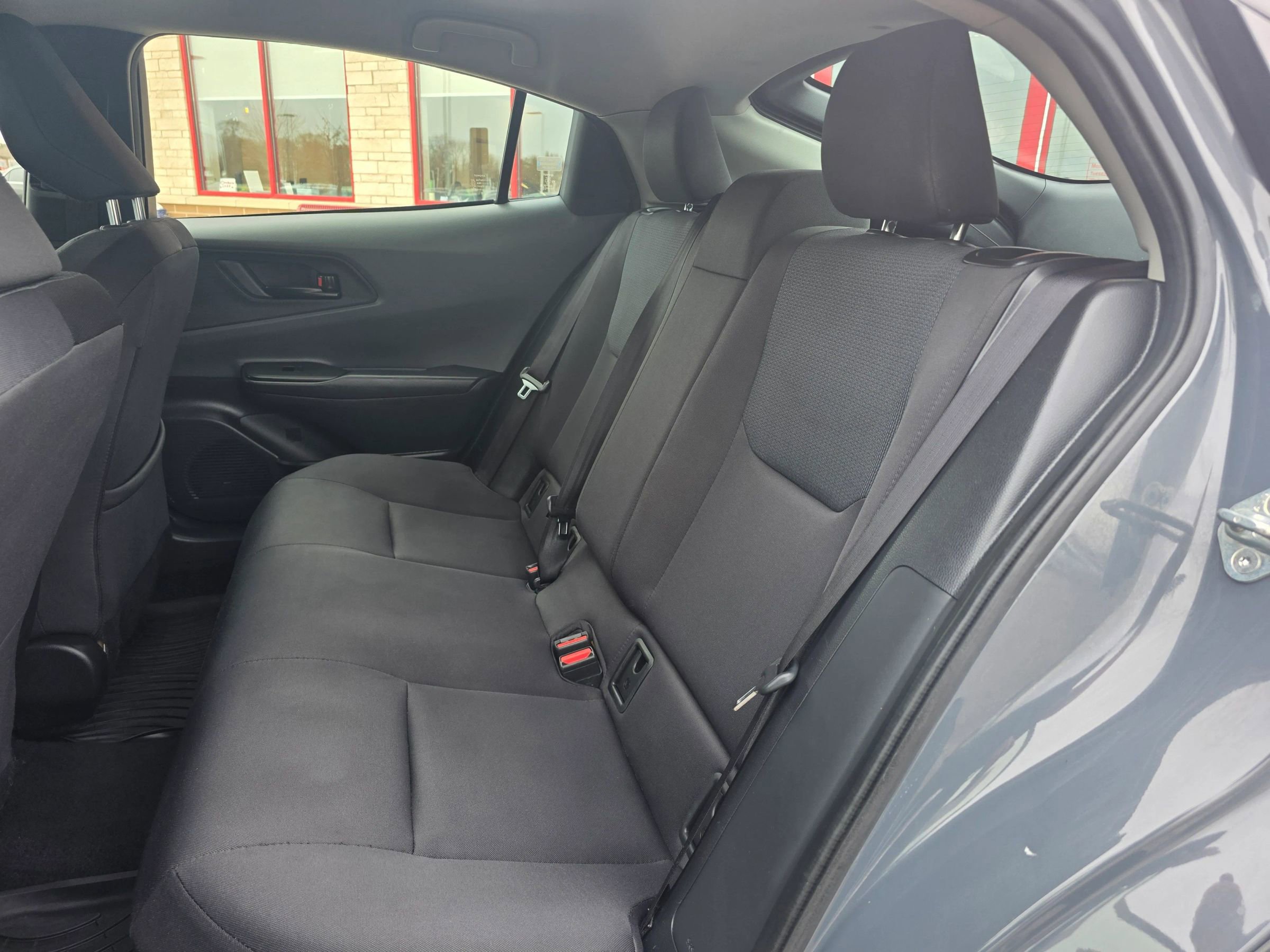 Used 2024 Toyota Prius LE FWD image 8