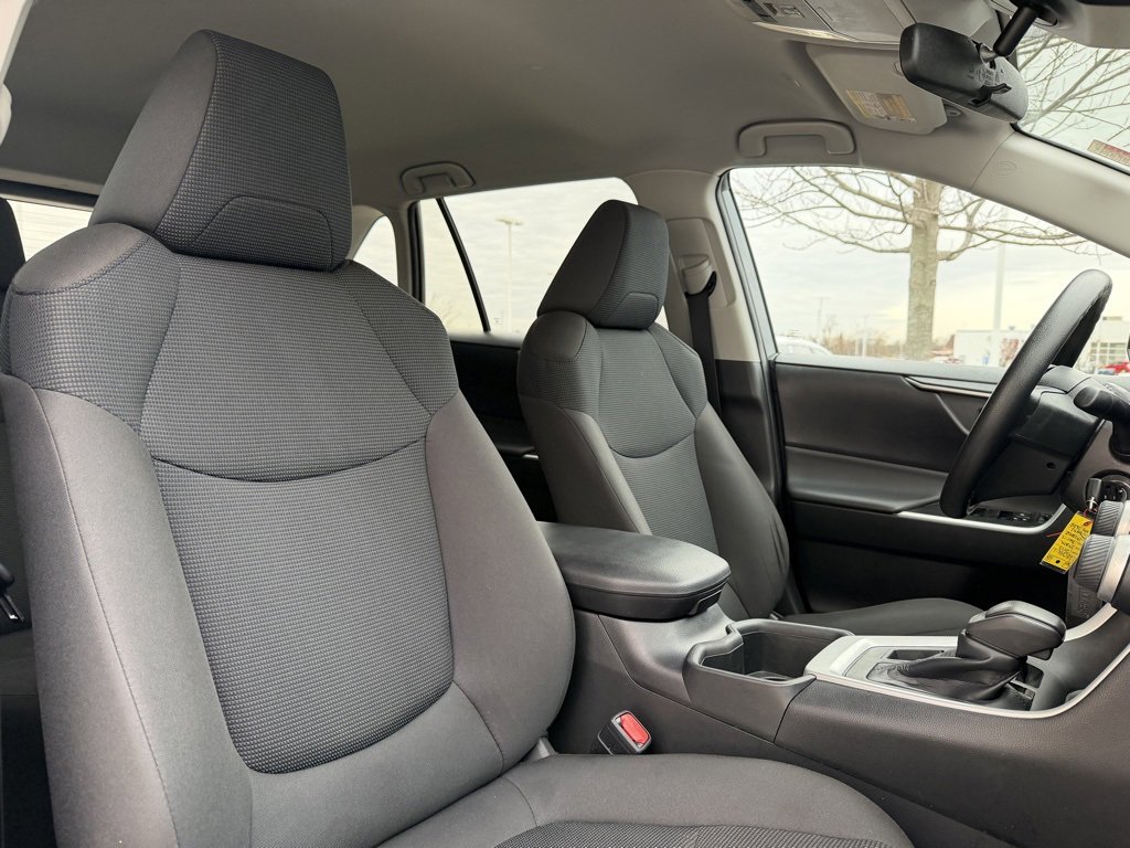 Used 2023 Toyota RAV4 LE image 21