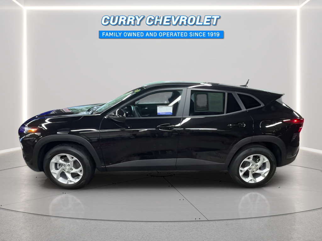 Used 2026 Chevrolet Trax LS w/ LS Convenience Package FWD image 7