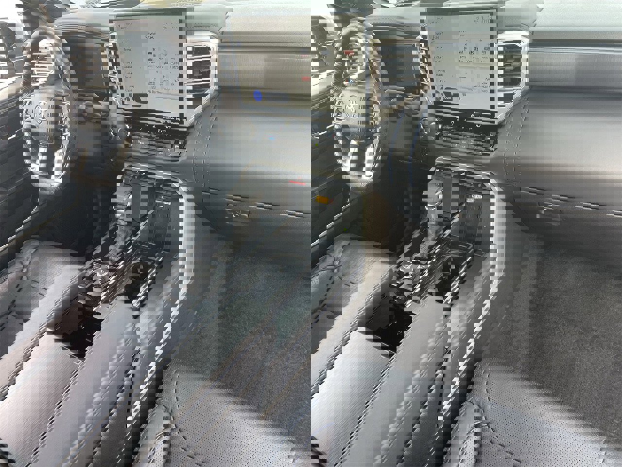 Used 2024 Toyota Tundra Platinum image 11