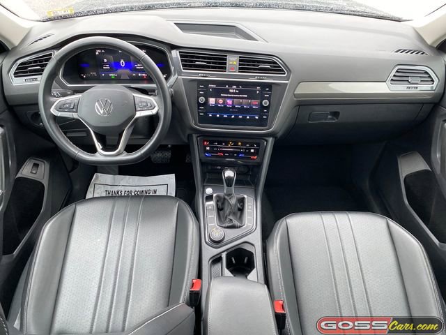 Used 2024 Volkswagen Tiguan SE image 8