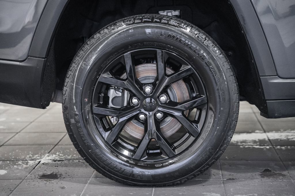 Used 2024 Jeep Grand Cherokee L Laredo image 22