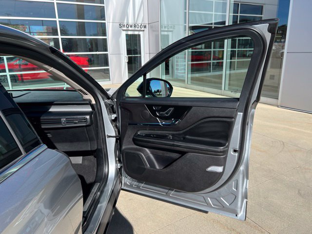 Used 2024 Lincoln Corsair AWD w/ Equipment Group 101A image 40