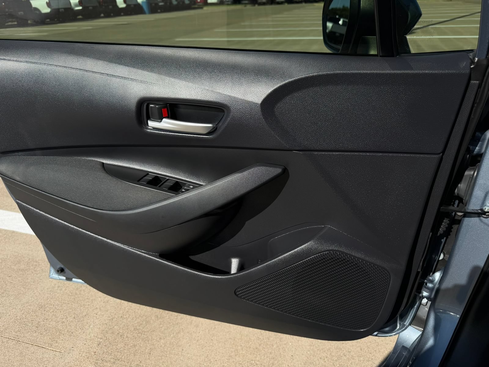 Used 2026 Toyota Corolla SE w/ SE Premium Package FWD image 25