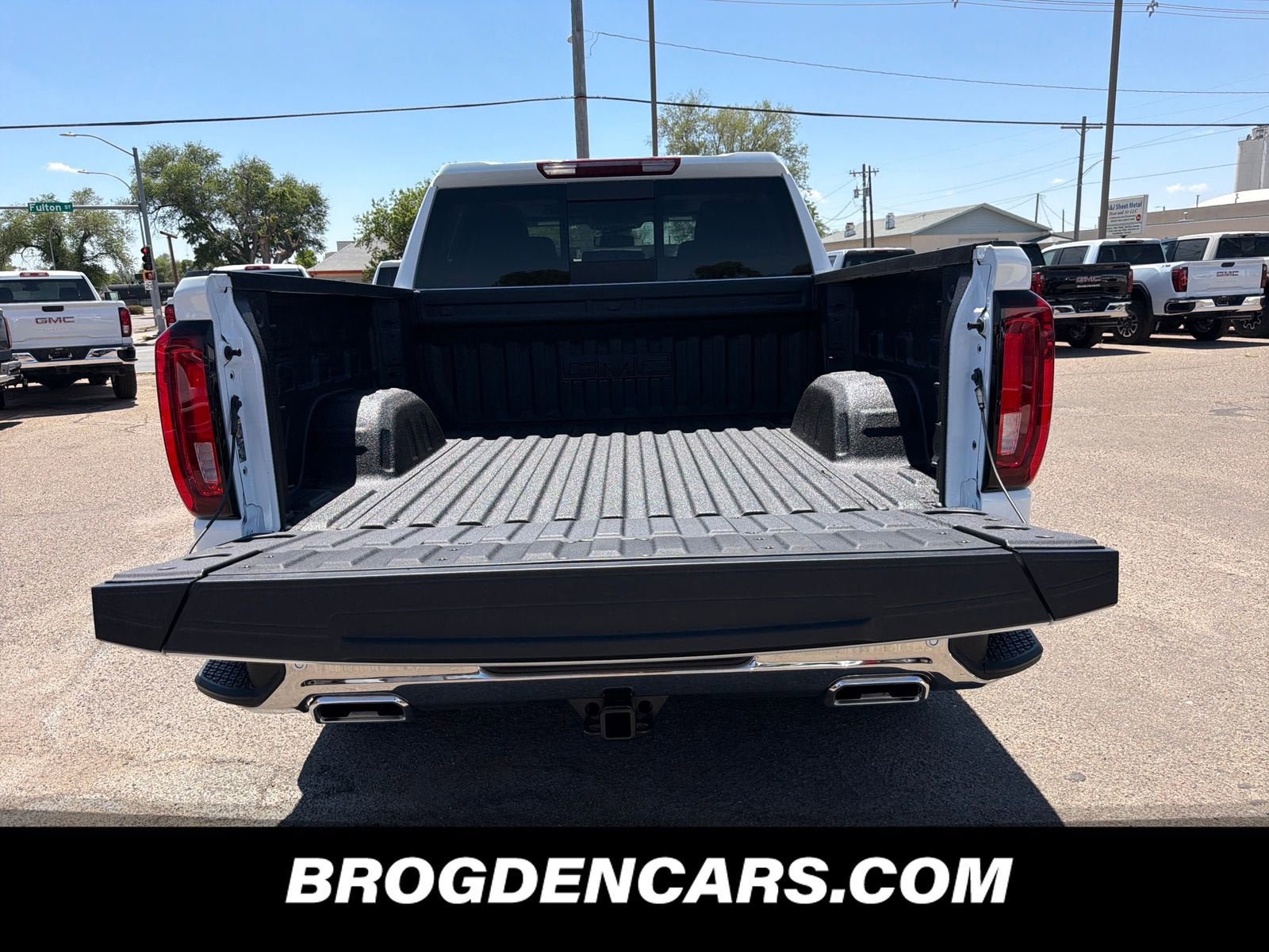 New 2026 GMC Sierra 1500 SLT w/ SLT Premium Plus Package AWD/4WD image 9