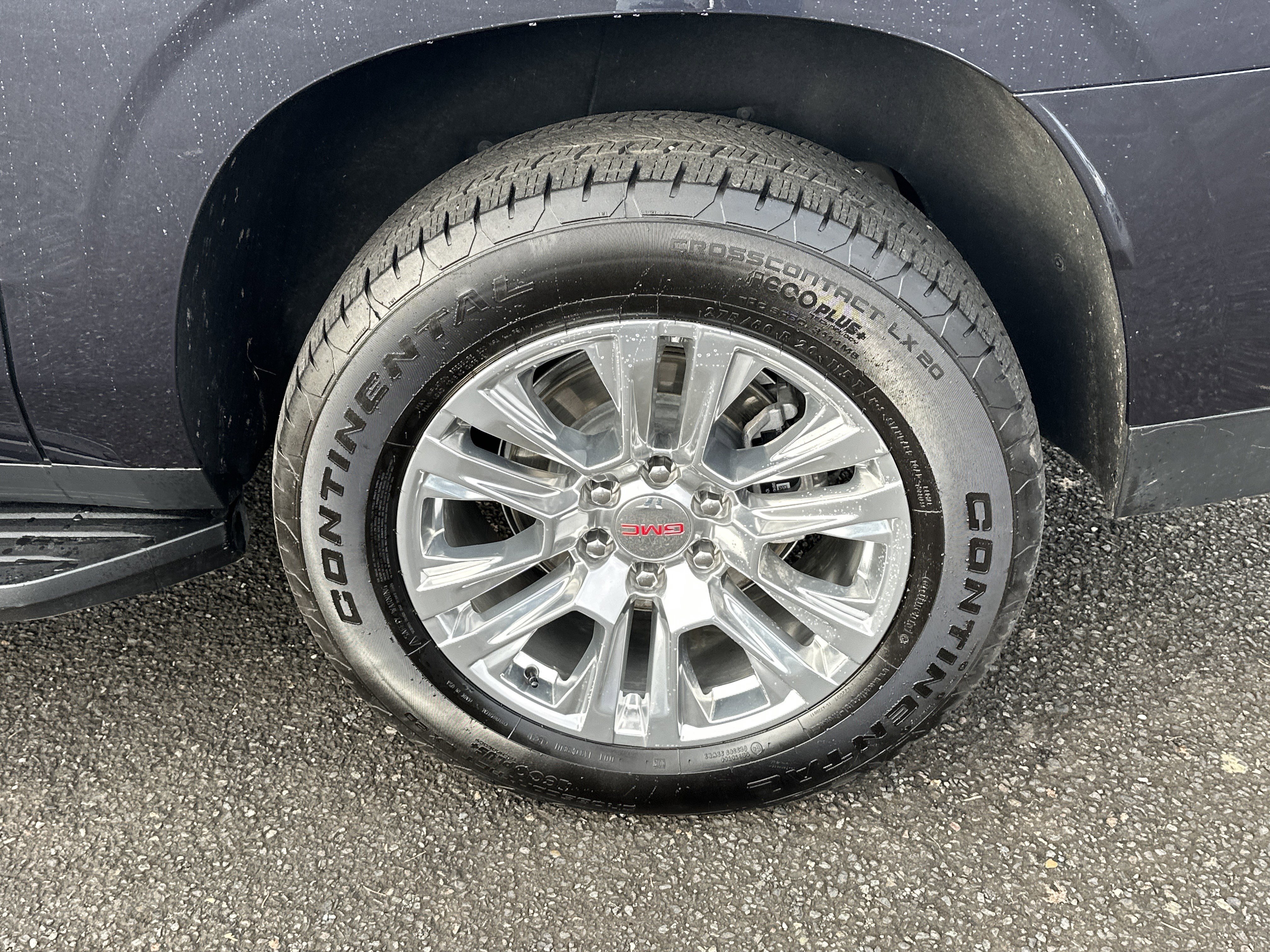 Used 2025 GMC Yukon XL Denali image 25