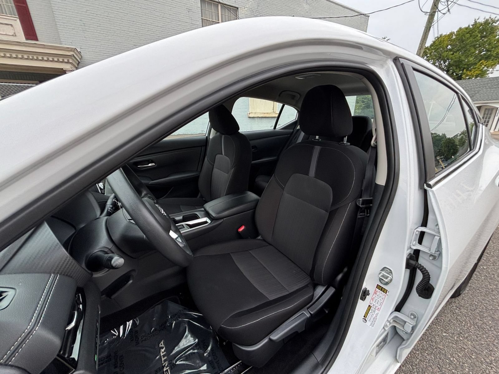 Used 2025 Nissan Sentra SV FWD image 29