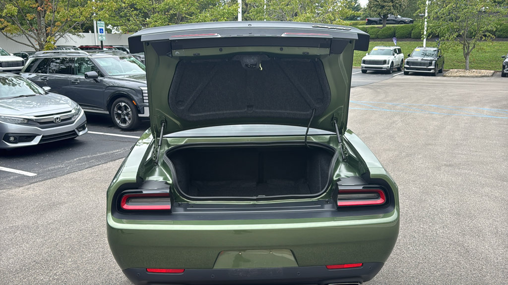 Used 2020 Dodge Challenger R/T Scat Pack RWD image 9