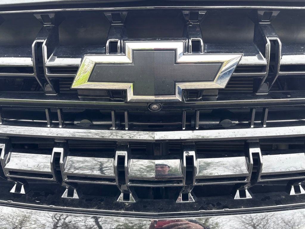 Used 2025 Chevrolet Suburban Z71 w/ Z71 Off-Road Package AWD/4WD image 13