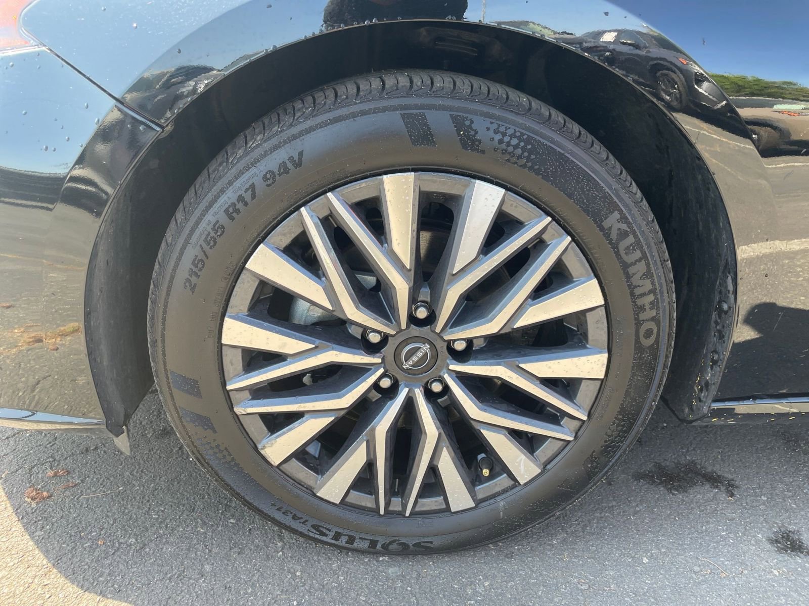 Used 2025 Nissan Altima 2.5 SV image 30