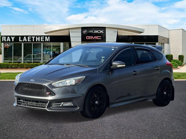 Used 2016 Ford Focus ST FWD image 1