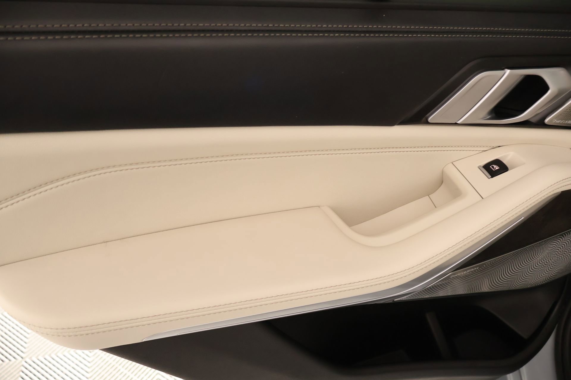 Used 2025 BMW X5 M60i AWD/4WD image 18