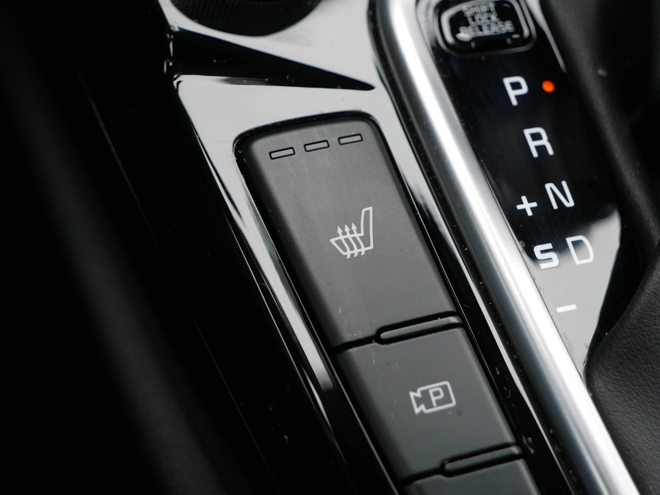 Certified 2025 Kia Seltos EX w/ EX Sunroof Package image 28