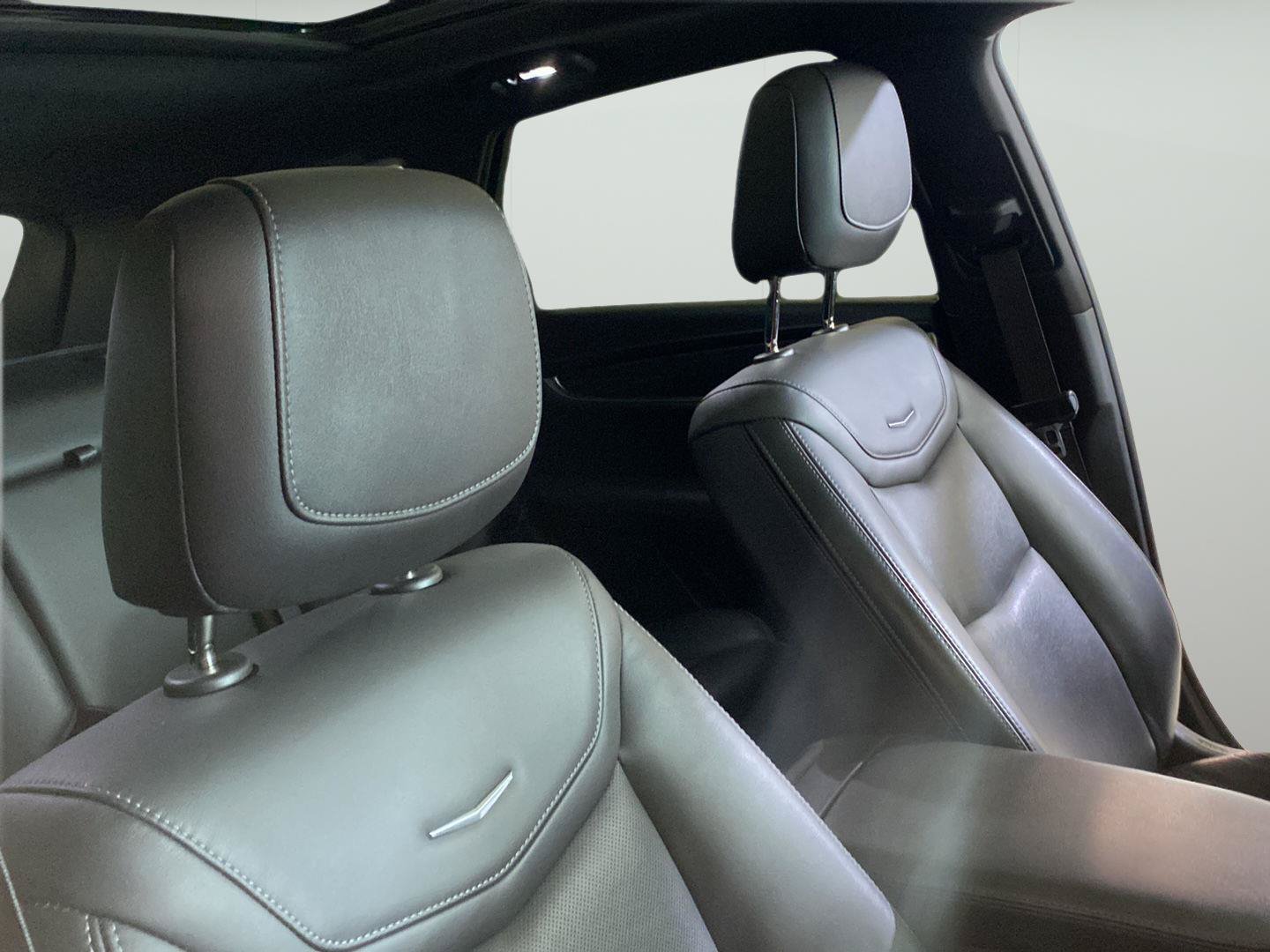 Certified 2022 Cadillac XT5 Premium Luxury w/ LPO, Floor Liner Package AWD/4WD image 32