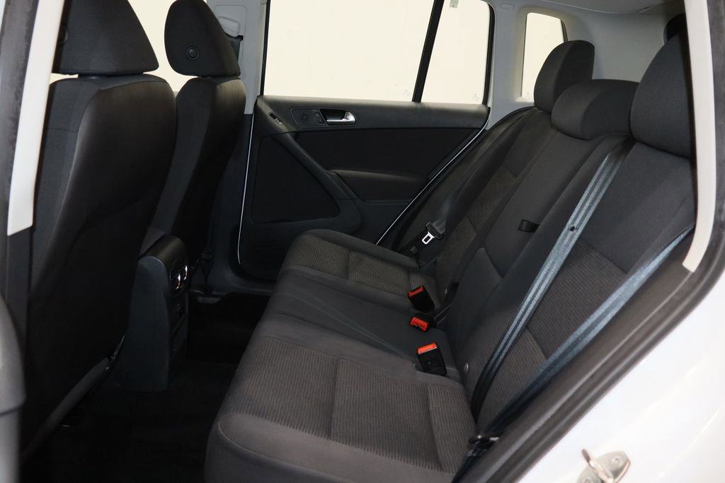 Used 2015 Volkswagen Tiguan S image 17