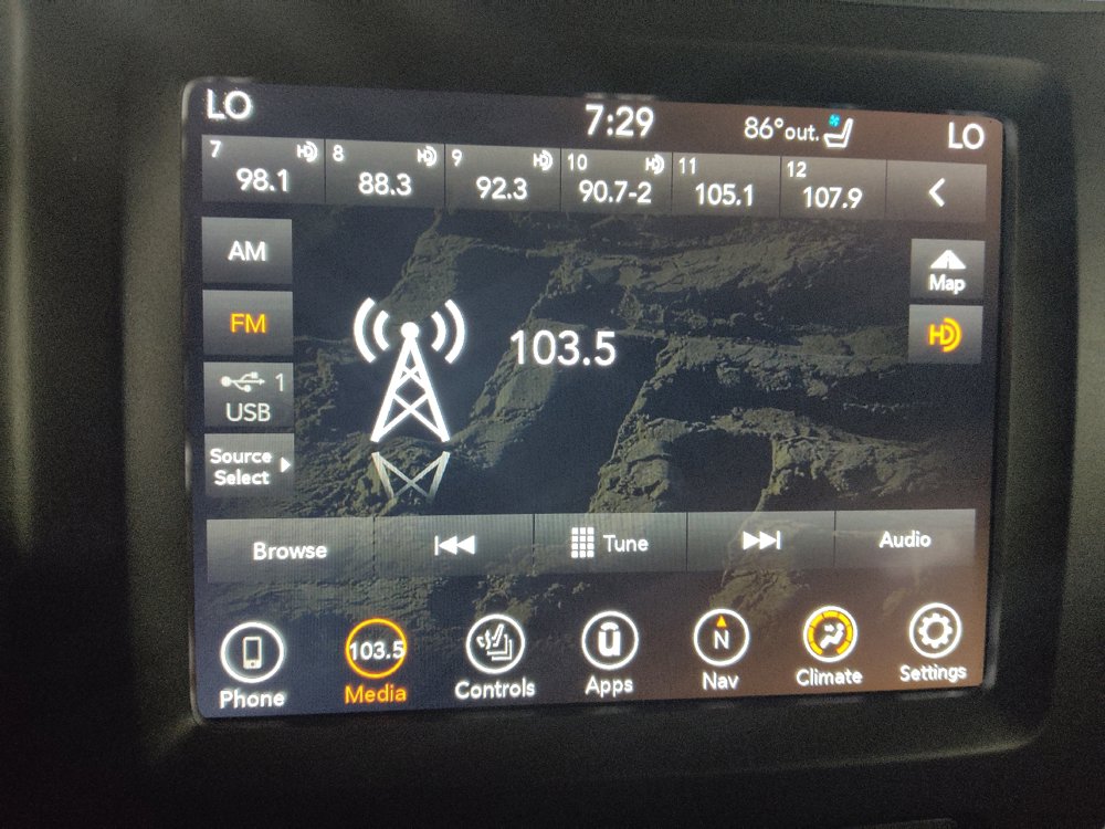 Used 2022 Jeep Cherokee Trailhawk w/ Sound & Nav Group AWD/4WD image 25