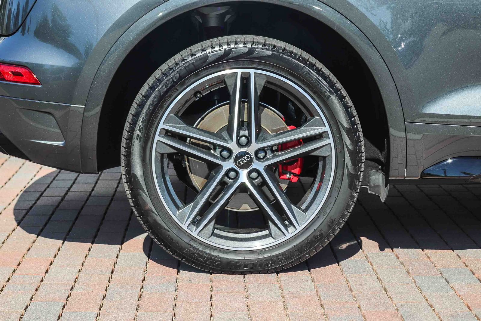 Certified 2025 Audi Q5 e Premium Plus w/ Premium Plus Package AWD/4WD image 10