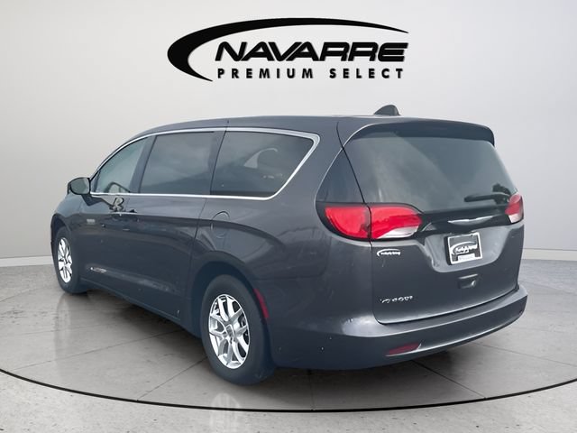 Used 2022 Chrysler Voyager LX FWD image 7