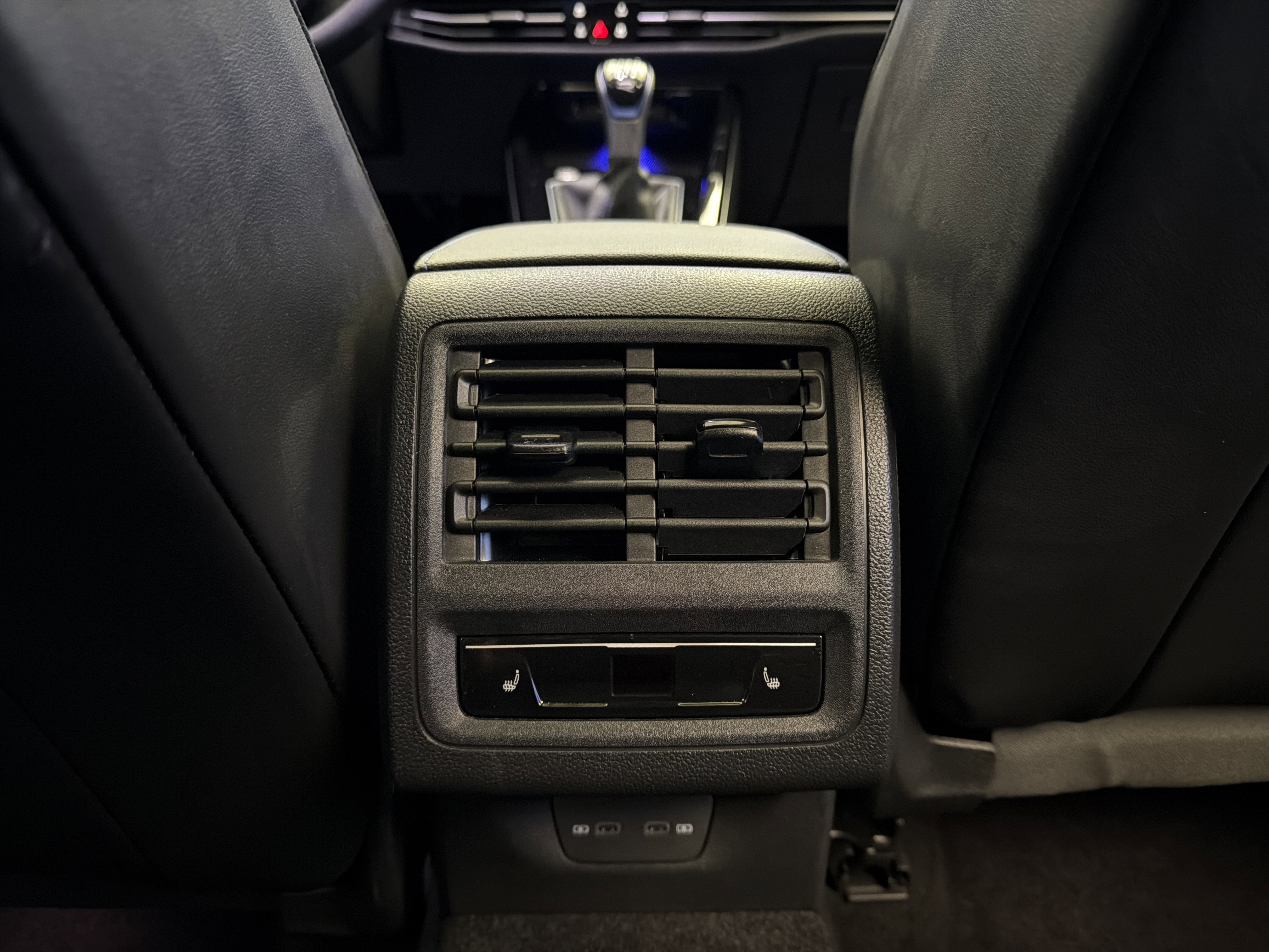 Used 2024 Volkswagen Golf R image 28