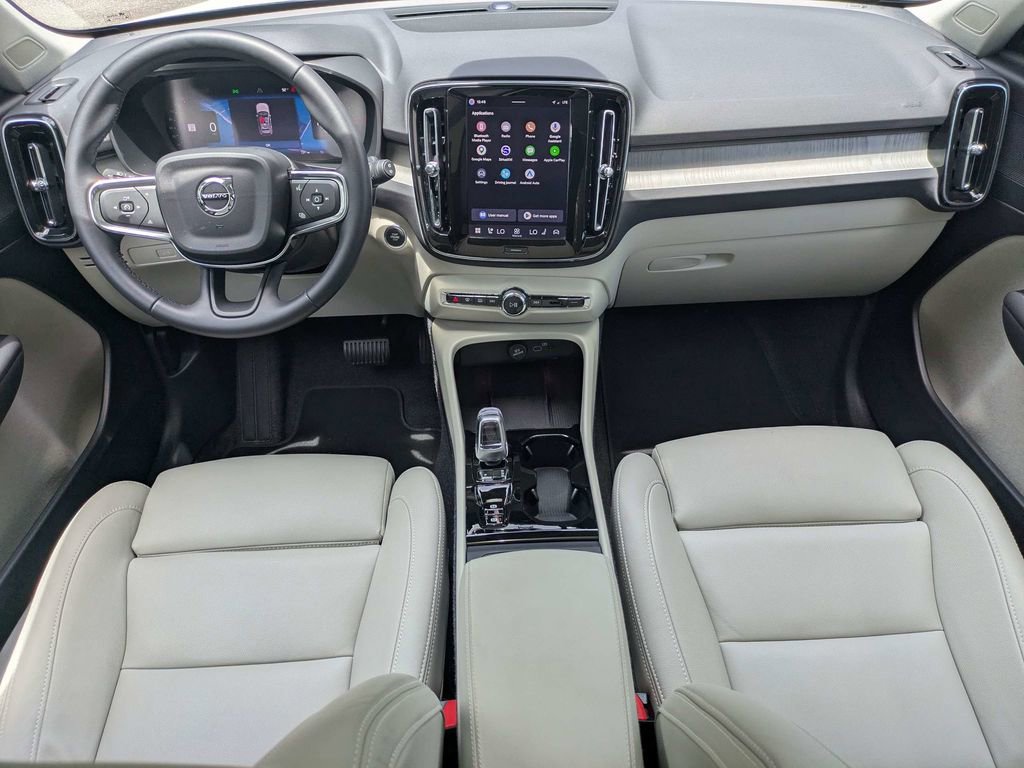 Certified 2026 Volvo XC40 B5 Plus AWD/4WD image 14