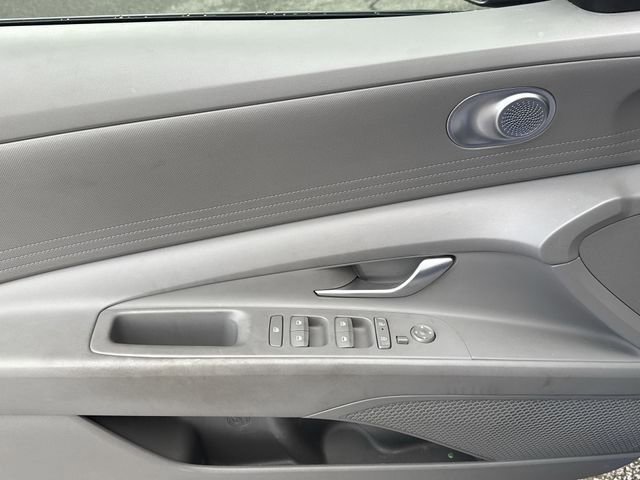Used 2024 Hyundai Elantra SEL image 15