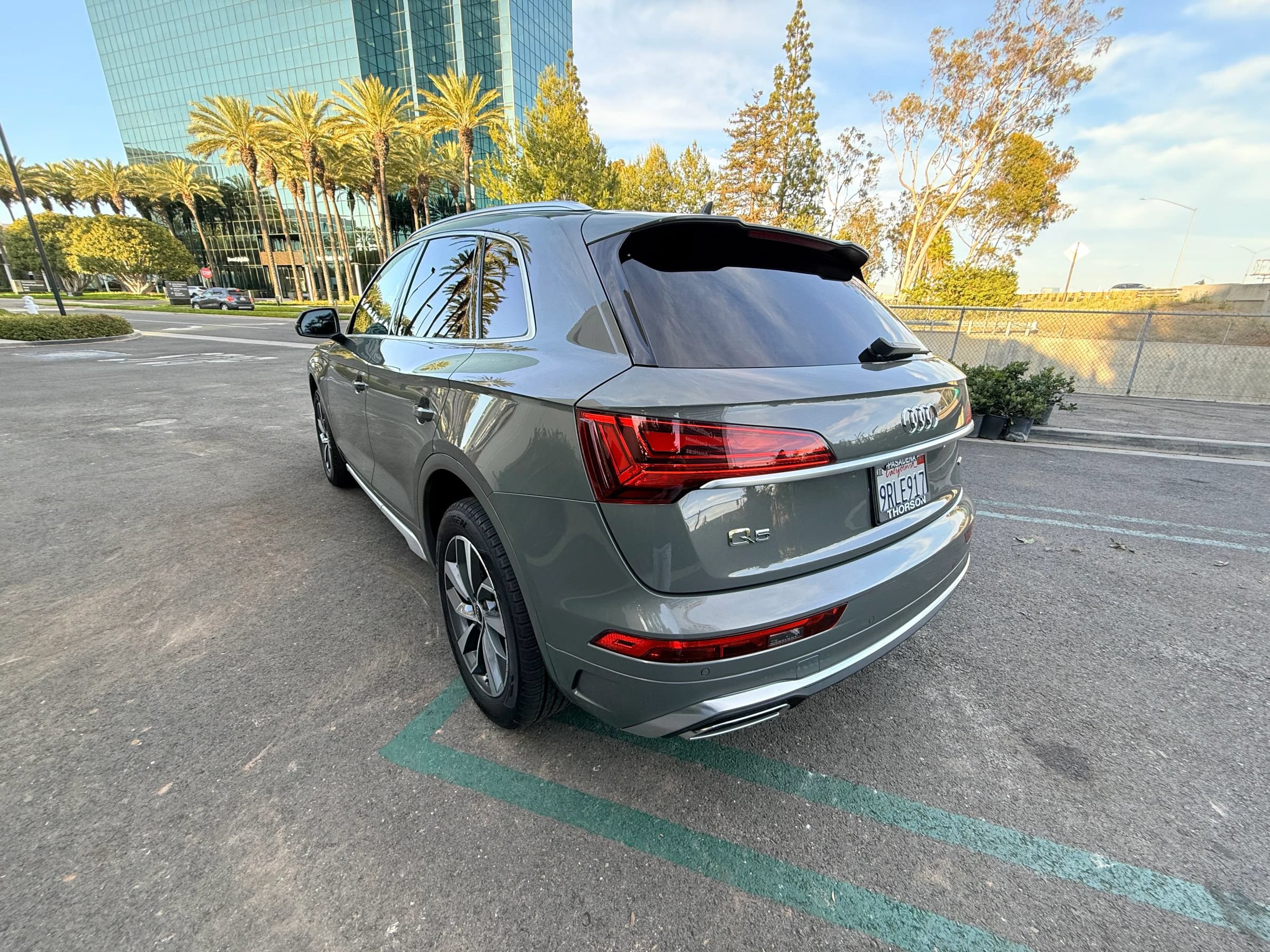 Used 2024 Audi Q5 2.0T Premium Plus w/ S Line AWD/4WD image 3