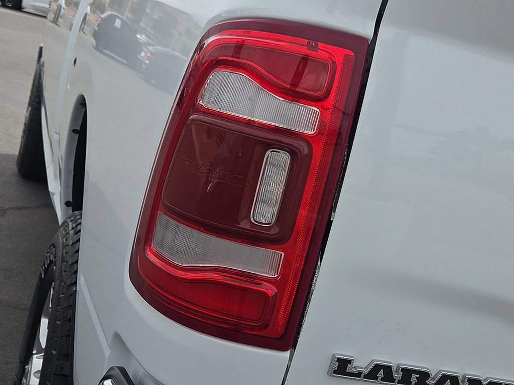 Used 2024 RAM 2500 Laramie w/ Towing Technology Group AWD/4WD image 9